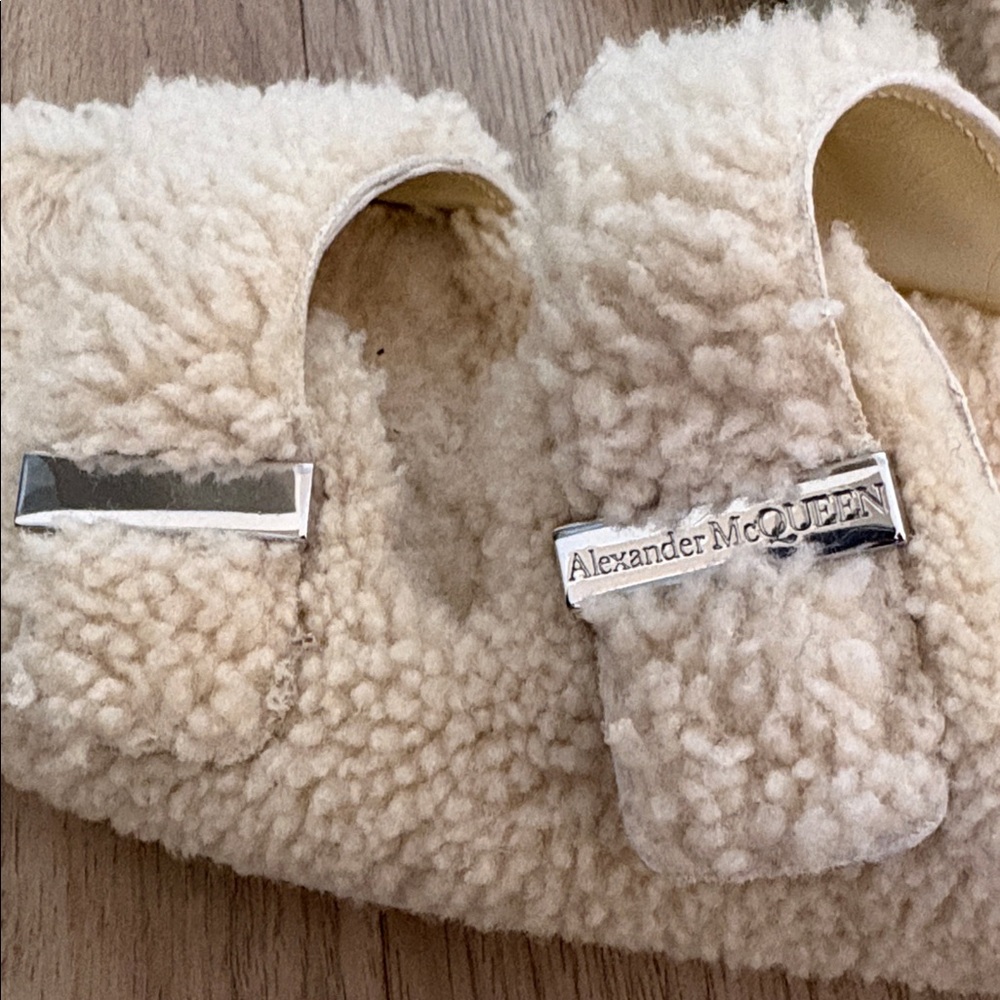 EUC Alexander McQueen slides- Size 8.5 - Picture 4 of 6